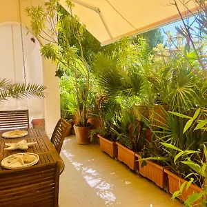 nervi-residenziale-a-due-passi-dal-mare.hotelitalianriviera.com/