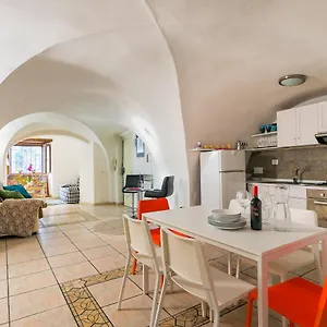  Apartment Moro 50 - Loft In Trastevere